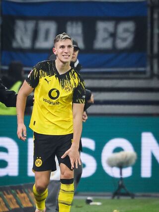 Schlotterbeck verletzt sich gegen den Hamburger SV (Archivbild).