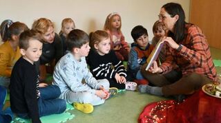 Wie bereits im vergangenen Jahr (Archivbild) war BA-Mitarbeiterin Birgit Smektala auch diesmal wieder Vorlesepatin.