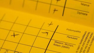 Empfohlen werden gegen Polio drei Dosen im Alter von 2, 4 und 11 Monaten und eine Auffrischimpfung (Symbolbild).