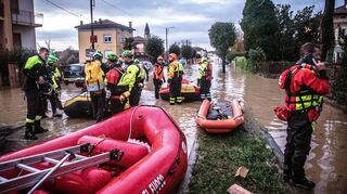 Die Feuerwehr ist nach den Unwettern im Großeinsatz.