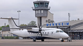 Der City Airport Mannheim, den die Mannheim City Air für ihre Linienflüge nutzt. Im Bild: Mannheim City Air hebt ab.