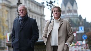 Auch Blocks Lebensgefährte, der Ex-Sportmoderator Gerhard Delling, ist angeklagt.