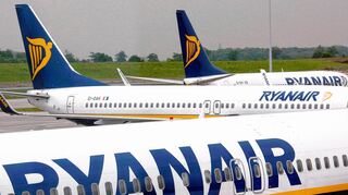 <p>Ryanair fordert nicht nur für eigene Dienstleistungen zusätzliche Gebühren - auch eine womöglich ungewollte Versicherung ist schnell abgeschlossen.</p>
