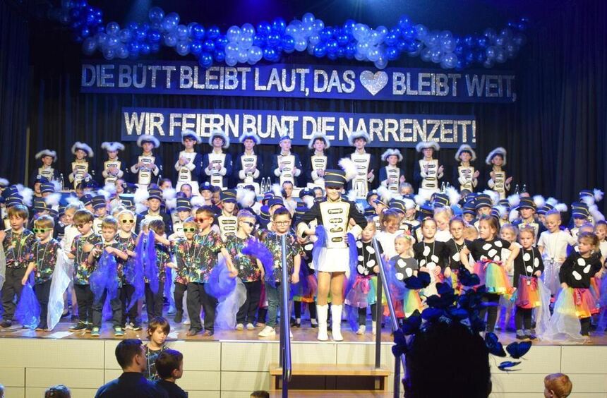 Children's Carnival in Lorsch: Glitter trolls and dancing policewomen