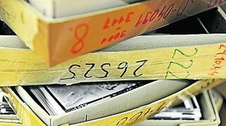 <p>Erst 1983 gaben die Engländer die Fotos frei - nach zähen Verhandlungen.</p>