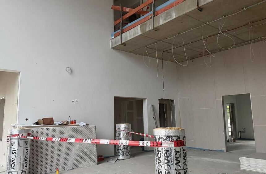 Bauarbeiter stürzt in Einhausen mehrere Meter in die Tiefe