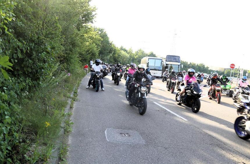 Fatal motorcycle accident in Mannheim: Bikers show solidarity at memorial ...
