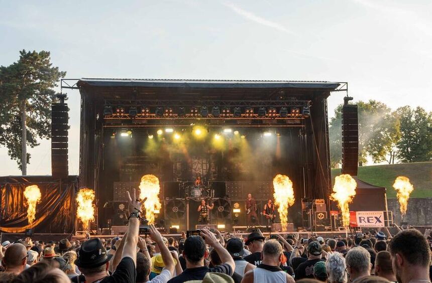 Heatwave with a happy ending at the Völkerball concert in Lorsch