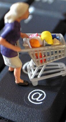 <p>Tastatur statt Einkaufswagen: Immer mehr Menschen nutzen das Internet, um ihre Besorgungen zu erledigen.</p>