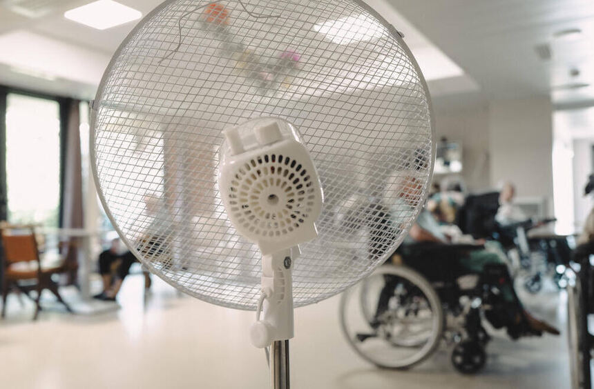 How are retirement homes in Bensheim coping with heat waves?