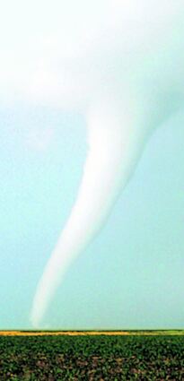 <p>Solch ein Tornado wurde dem "Sturm-Jäger" nun zu Verhängnis. Tim Samaras, einer der führenden Tornado-Experten der USA, kam im Wirbelsturm ums Leben.</p>