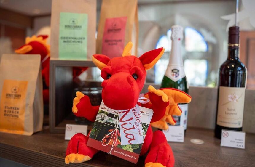 Cigar, wine, or plush dragon: What tourists buy on the Bergstrasse
