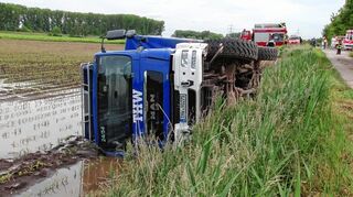 <p>Die Insassen dieses umgestürzten THW-Fahrzeugs waren die einzigen Verletzten, die die Helfer bei den Hochwasser-Einsätzen im Kreis zu verzeichnen hatten.</p>
