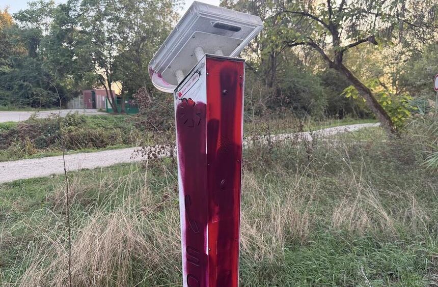 Kaum gereinigt, wieder beschmiert: Erneute Vandalismus-Attacke am Bruchsee