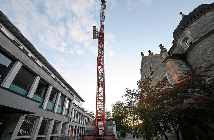 Exercise at Falkenhof Castle: Schönberg Fire Department gets a taste of ...