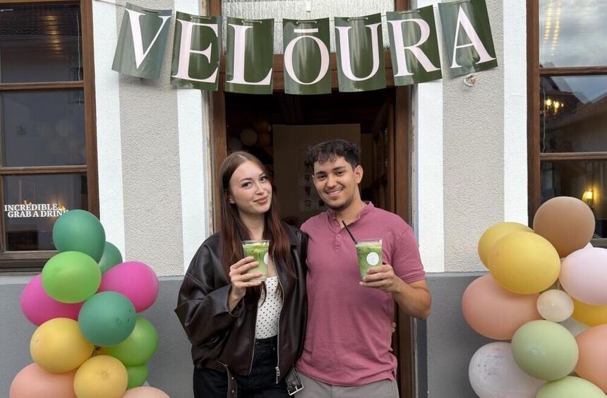 Three-hour queue for matcha in Auerbach