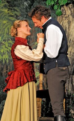 <p>Liebesbedingte Flucht in den Wald: Ulla Wagener und Christopher Krieg.</p>