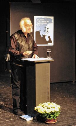 <p>Im nur mäßig besuchten Theater Mobile in Zwingenberg schlüpfte Rezitator Uwe Theel gekonnt in die Rolle des Lyrikers und Komponisten Fritz Graßhoff.</p>